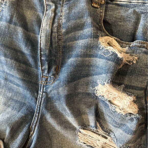 American Eagle Jean Shorts Size 16Curvy High Rise Shortie Light Wash Distressed - Picture 4 of 5